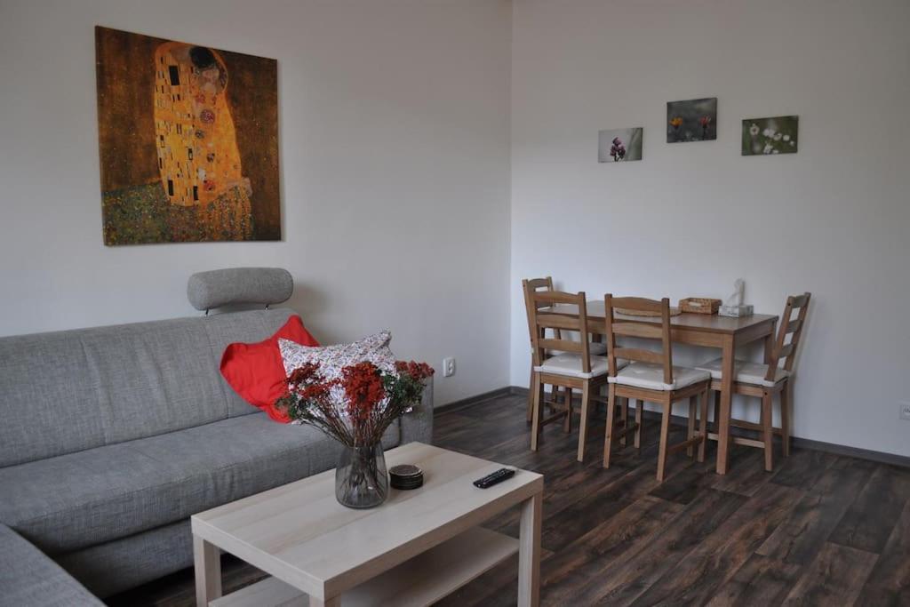 Apartment In Praha 3 Екстериор снимка