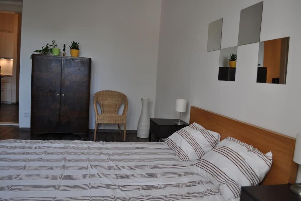 Apartment In Praha 3 Екстериор снимка